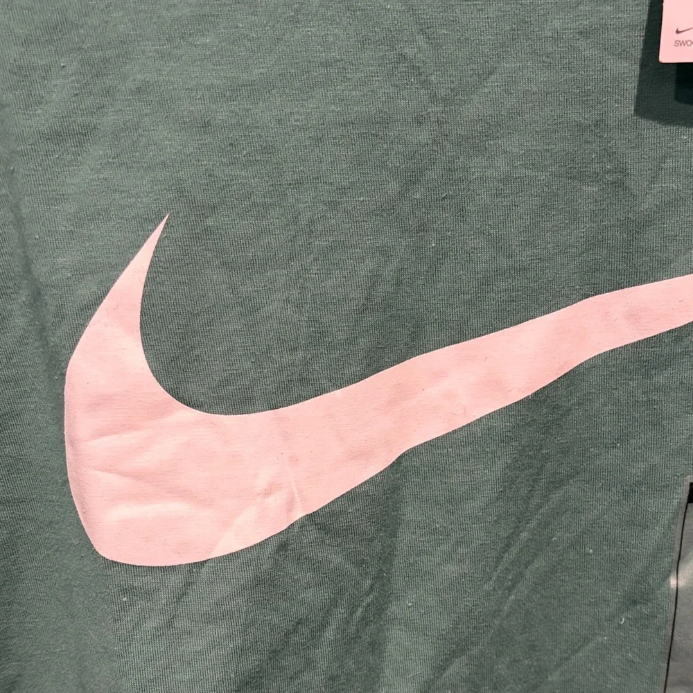 Nike Men's Teal Short Sleeve Tee size medium NWTs